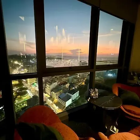 Condo In Downtown And Best Rooftop Pool In Pattaya Exterior photo